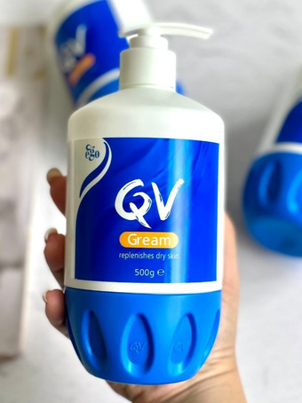 کرم مرطوب کننده و آبرسان کیو وی QV Cream Moisturiser حجم 500 میل