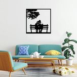 دیوارکوب ماهوت طرح قاب زوج روی صندلی