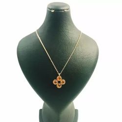 گردنبند نگین دار رنگ آجری