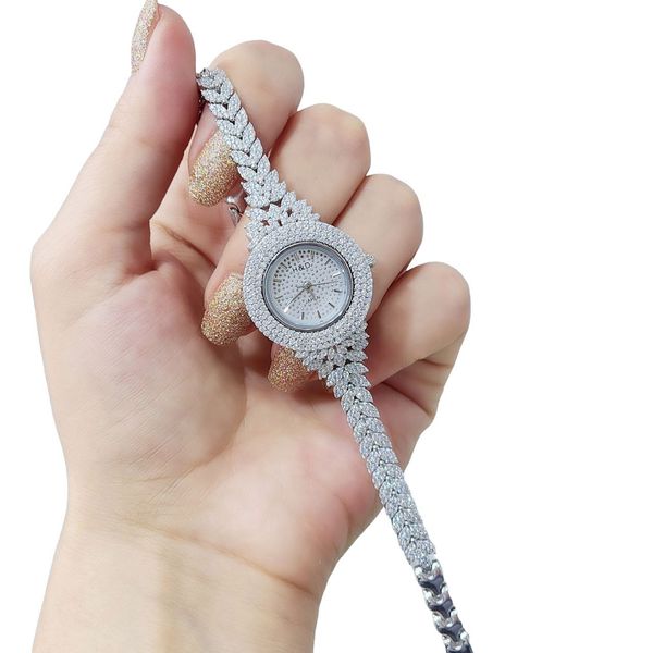 ساعت مچی عقربه ای نقره زنانه مدل پروانه کد RZZDR-31