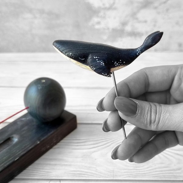 جاعودی استیکی رومیزی طرح نهنگ چوبی