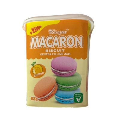 ین یه بسته بیسکویت ماکارون (Macaron Biscuit) با طعم توت‌فرنگی از برند Wingoo هست.