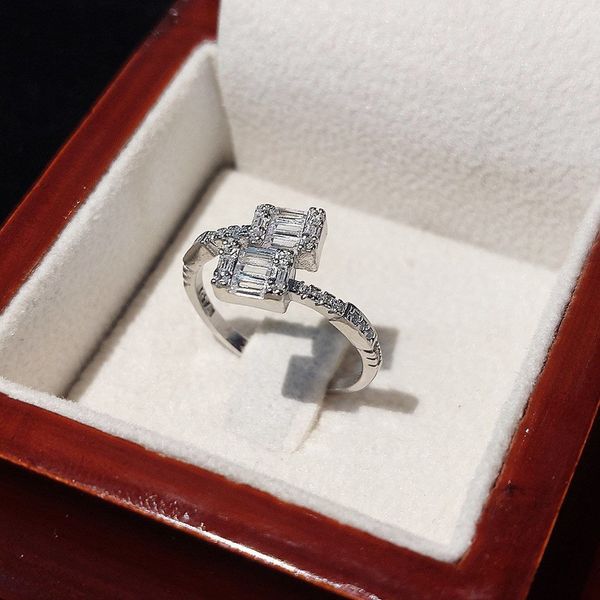 انگشتر نقره زنانه جی تی ای مدل امرالدکات