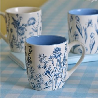 ماگ طرح گل آبی