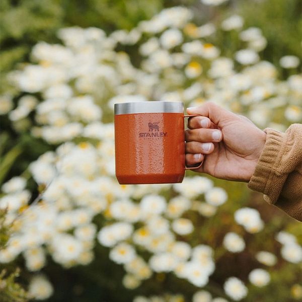 تراول ماگ استنلی مدل کمپ کلاسیک کد G2025 گنجایش 0.35 لیتر