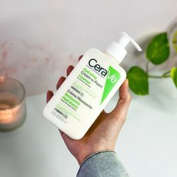 شوینده آبرسان سراوی CeraVe تسکین دهنده پوست نرمال تا خشک 236 میل اصل فرانسه