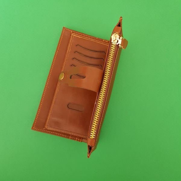 کیف پول مدل تک دکمه