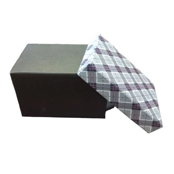 جعبه هدیه مدل چهارخونه