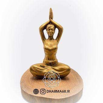 مجسمه دختر یوگا