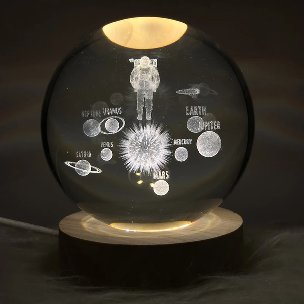 چراغ خواب مدل گوی کریستال طرح فضانورد و کهکشان