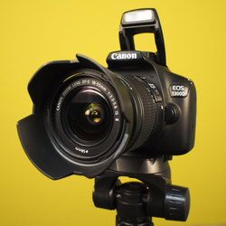 CANON 1300D(کم کارکرد)