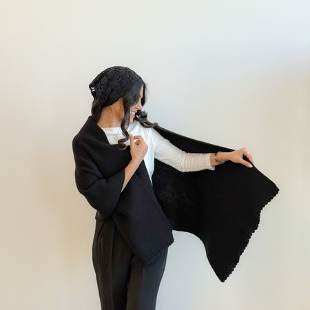 اشارپ زنانه شاهو مدل Noir Grace