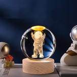 چراغ خواب مدل گوی کریستالی طرح فضانورد