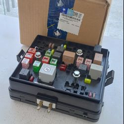 جعبه فیوز و رله های داخل محفظه موتور XU7 مناسب برای پژو 405. پارس.  سمند  اصلی ایساکو 2080203299