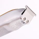 ماشین اصلاح مو صورت و سر وی جی ار مدل V-062، استفاده به صورت خشک و مرطوب، منبع انرژی با کابل USB، تکنولوژی اصلاح به صورت برش مست