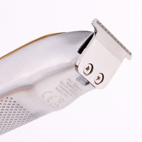 ماشین اصلاح مو صورت و سر وی جی ار مدل V-062، استفاده به صورت خشک و مرطوب، منبع انرژی با کابل USB، تکنولوژی اصلاح به صورت برش مست