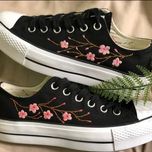کفش زنانه آلستار گلدوزی شده با دست طرح ساکورا 2