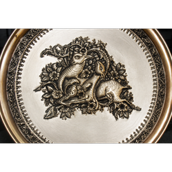 آرامش گوزنها در باغ خیال بشقاب قلمزنی، صنایع دستی، هنر قلمزنی،دکوراسیون سنتی، صنایع دستی بشقاب قلمزنی 23 سانتی‌متر.