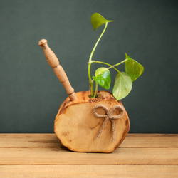 گلدان چوبی رومیزی همراه با خودکار