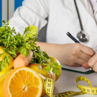 خدمات رژیم درمانی در جراحی اسلیو +ماهانه پیگیری هفتگی