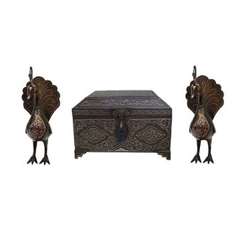 ست 3 تکه مجسمه و صندوقچه فولادی مدل قجر طرح نقره کوب