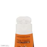 کرم ضد آفتاب رنگی سان سیف، مدل SPF50، مناسب پوست چرب، مختلط و دارای آکنه تنالیته رنگ روشن و حجم 50 میلیلیتر، محافظت کننده در ب