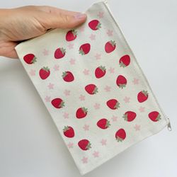 کیف آرایشی و جامدادی توت‌فرنگی