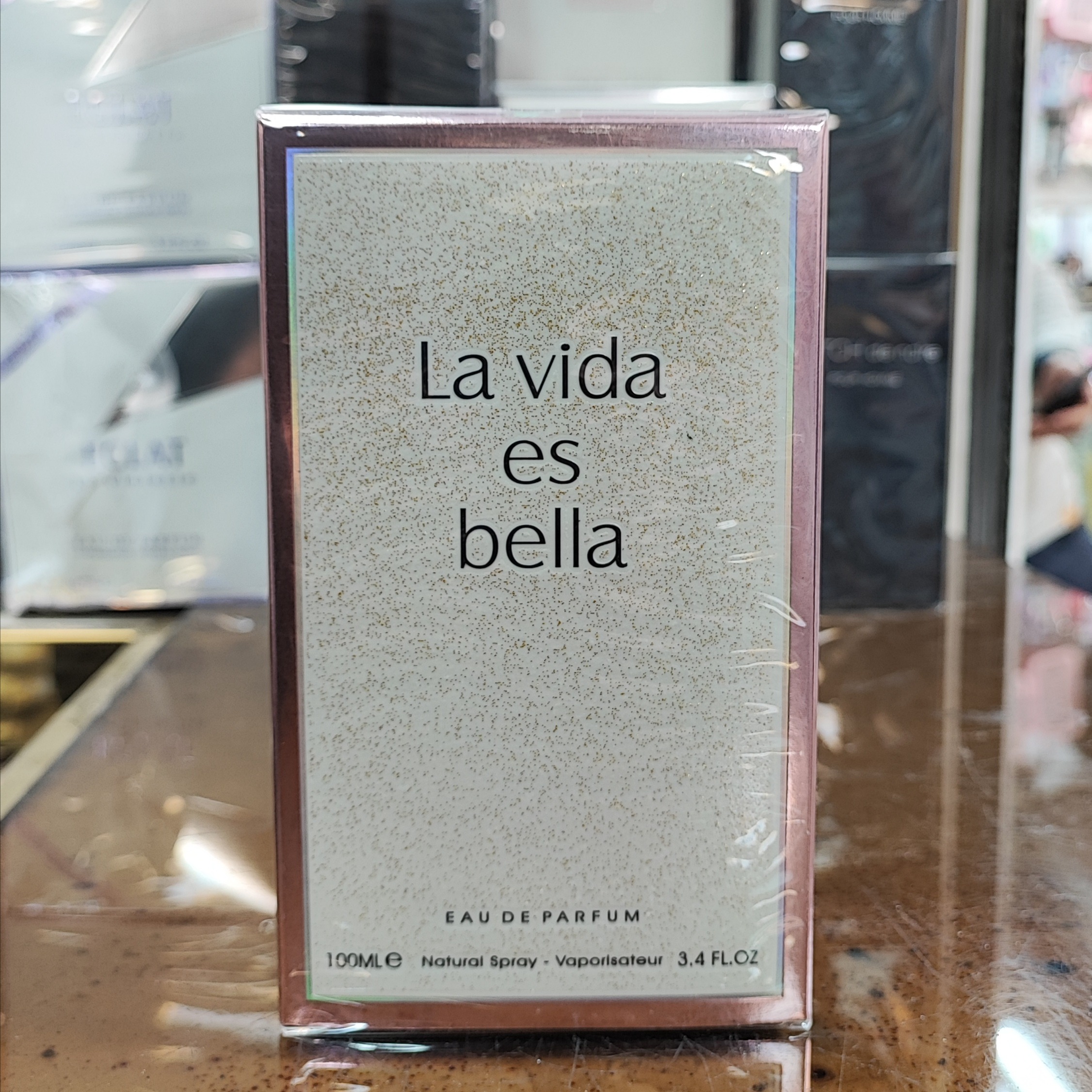 ادکلن زنانه لانکوم لاویه است بله فراگرنس ورد(Fragrance World la vida es bella) 100میل