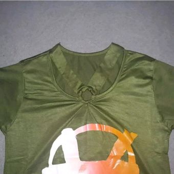 تیشرت یقه بندی