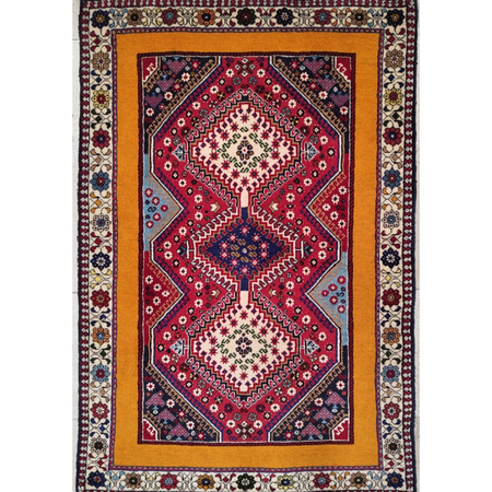 فرش دستباف سایز ذرع و نیم (تمام پشم یلمه طرح اسپرت دور طلایی)کد1612