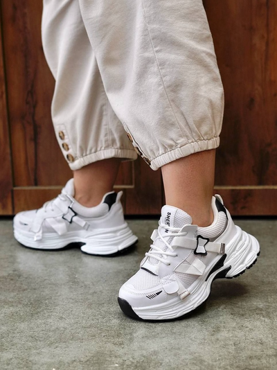 کتونی بغل پروانه ای