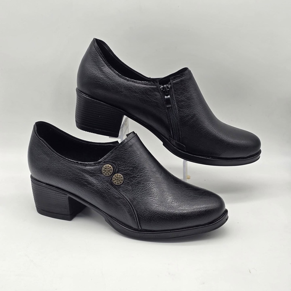 کفش طبی دکمه ای