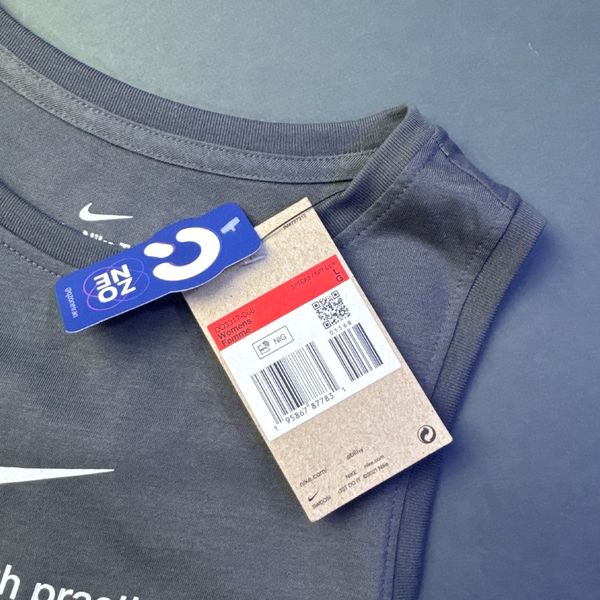 تاپ خاکستری نایکی