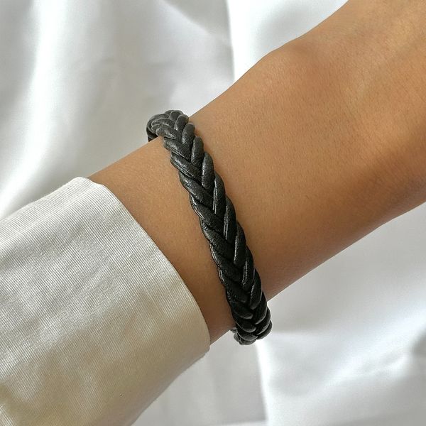 دستبند چرم 2