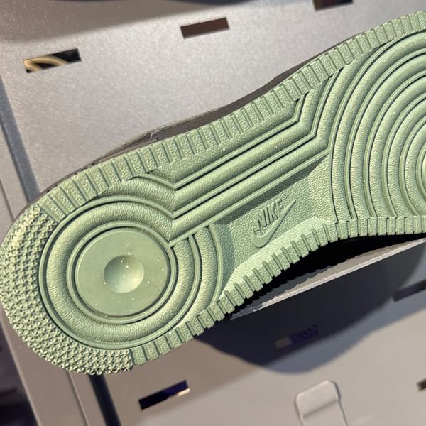 Nike Air Force 1 vintage green