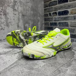 کفش فوتسال میزانو سفید