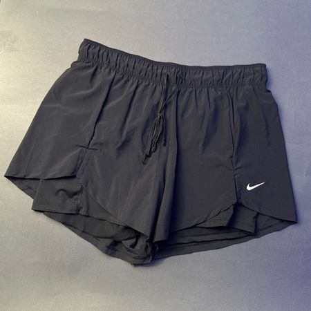 شلوارک نایکی مشکی