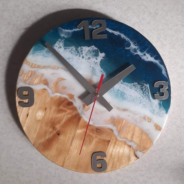 ساعت چوب طبیعی با رزین مدل دریا