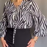 شومیز طرح دار یقه هفت