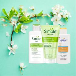 پک روتین پوست چرب سیمپل Simple اورجینال با ضد آفتاب بسته 3 عددی