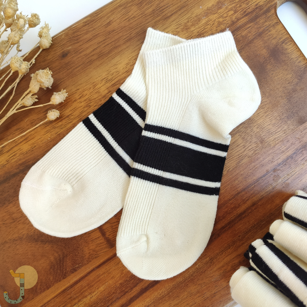 جوراب مچی کبریتی زنانه سفید مشکی وارداتی