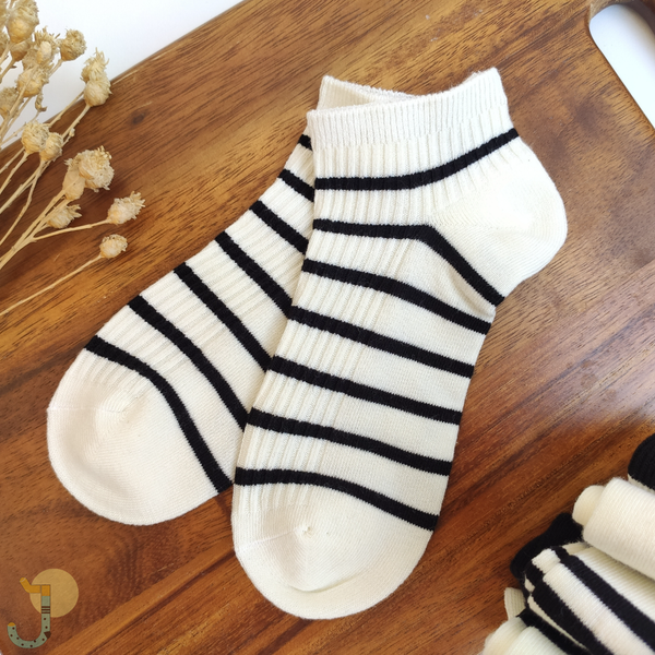 جوراب مچی کبریتی زنانه سفید مشکی وارداتی