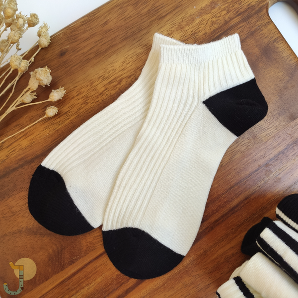 جوراب مچی کبریتی زنانه سفید مشکی وارداتی