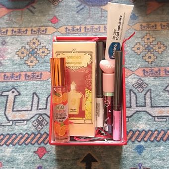 پک هدیه آرایشی بهداشتی دخترانه بسته 6 عددی