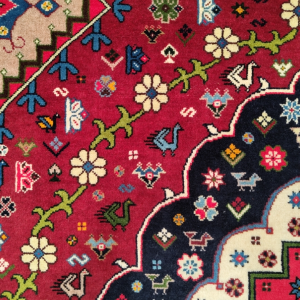 فرش دستباف سایز چهارمتری زمینه لاکی (تمام پشم یلمه طرح مدالی) کد 6085