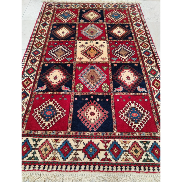 فرش دستباف یلمه سایز ذرع و نیم ( تمام پشم طرح خشتی) کد 5974