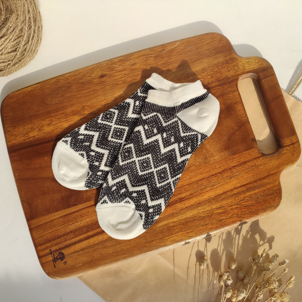 جوراب مچی ژاکارد زنانه طرح زیگزاگ برند روپاپا