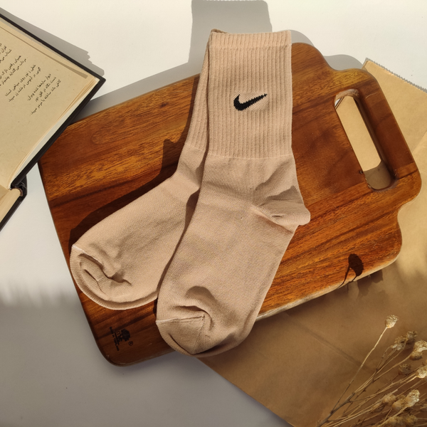 جوراب ساقدار کش انگلیسی یونیسکس کرم قهوه ای طرح نایکی برند دومینو