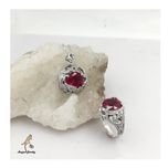 مدال و انگشتر یاقوت