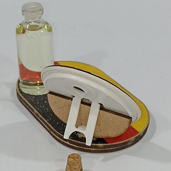 خوشبو کننده روی داشبورد